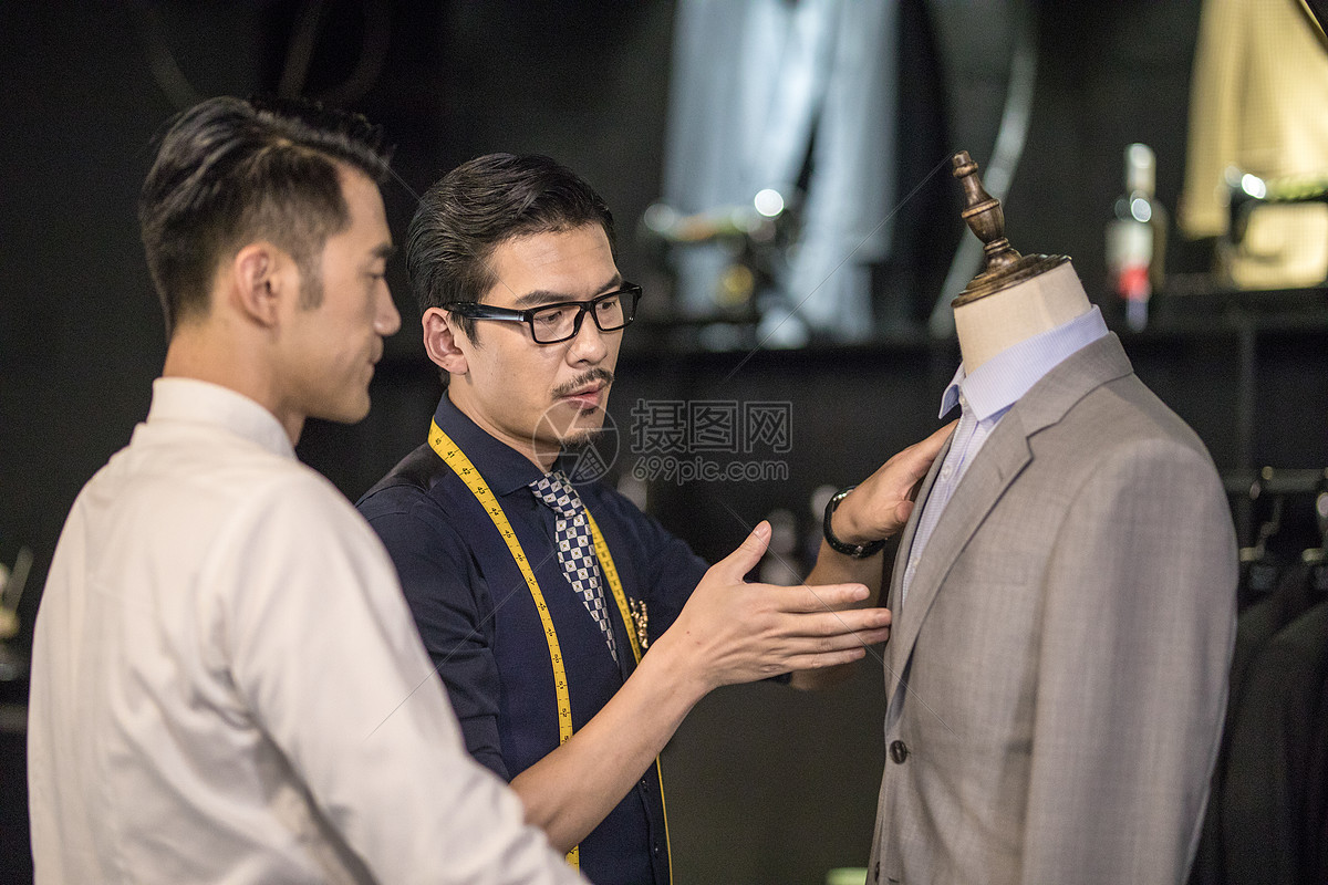 beat365平台郑州真实的服装私人定制：一套西服上万元两三千元最常见